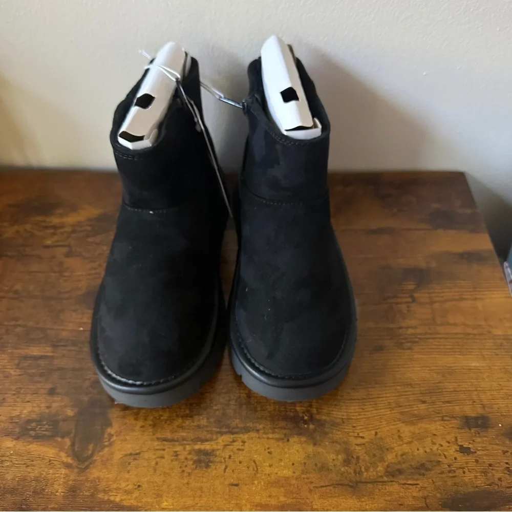 Universal Thread Women's May Suede Boots Black Size 6 Memory Foam NIB